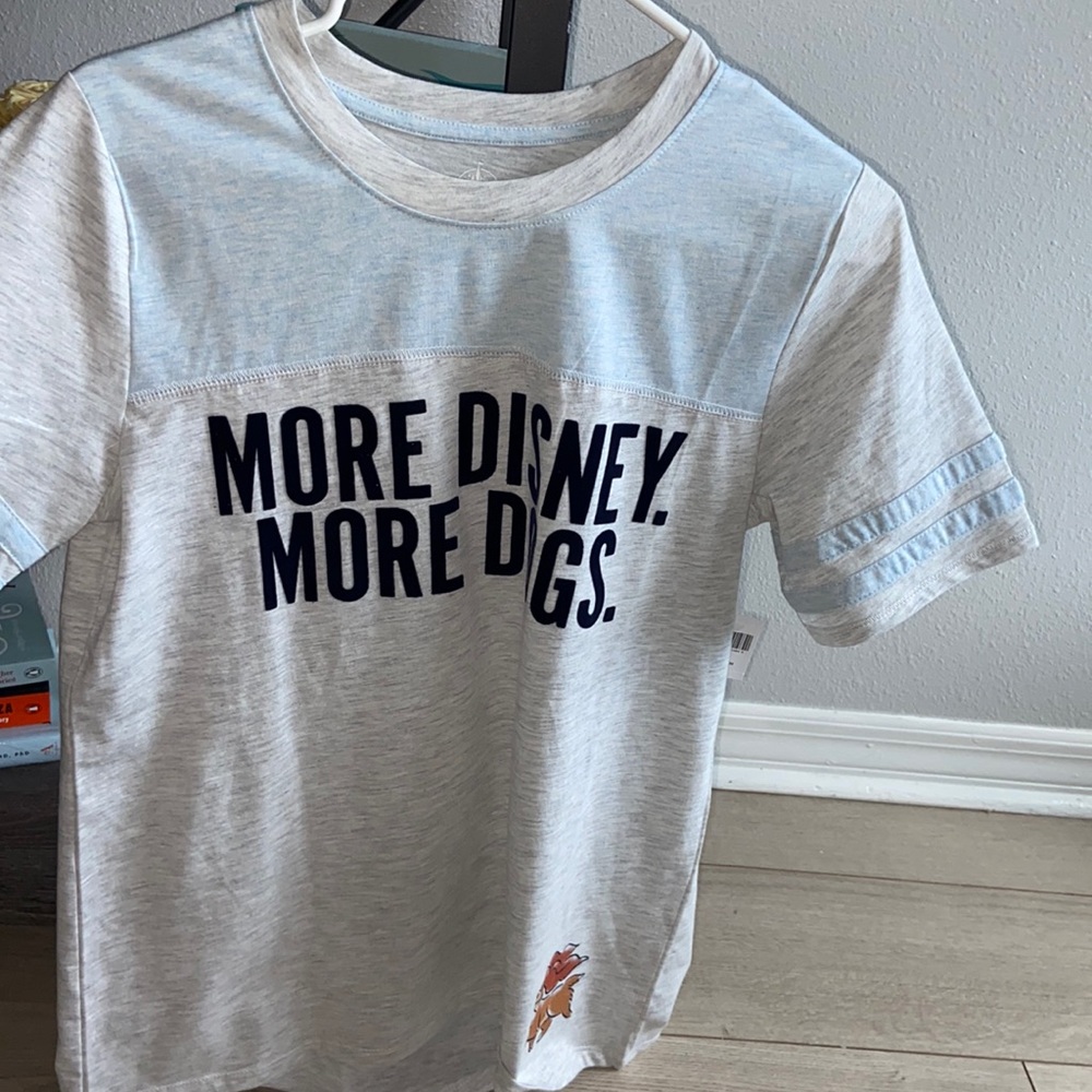 Medium Disney Tshirt